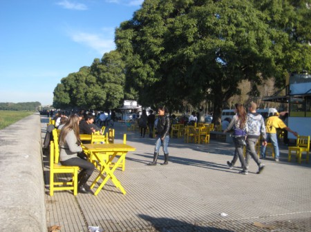 Strolling along La Costanera